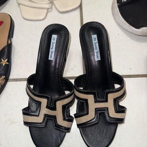 Women's Black and Tan Sandals